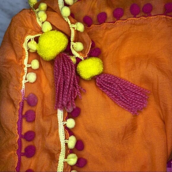 Echo Pom Pom scarf - Picture 6 of 6